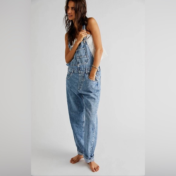 ▪️NWT Free People-We the Free Ziggy Denim Overalls in Powder Blue - Picture 5 of 10